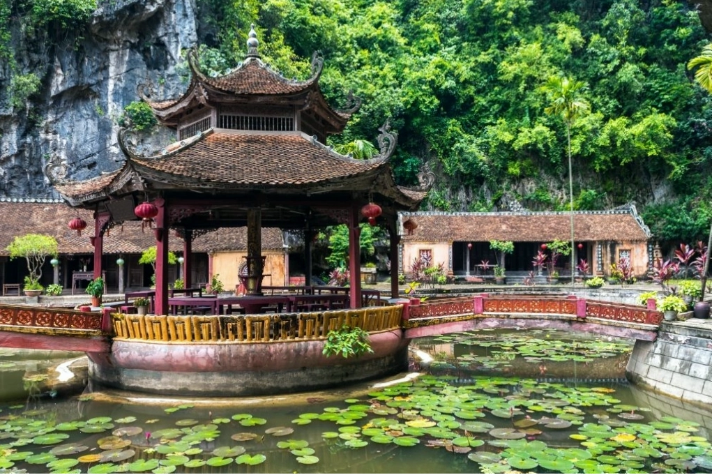 Cổng vào Di tích lịch sử Cố đô Hoa Lư