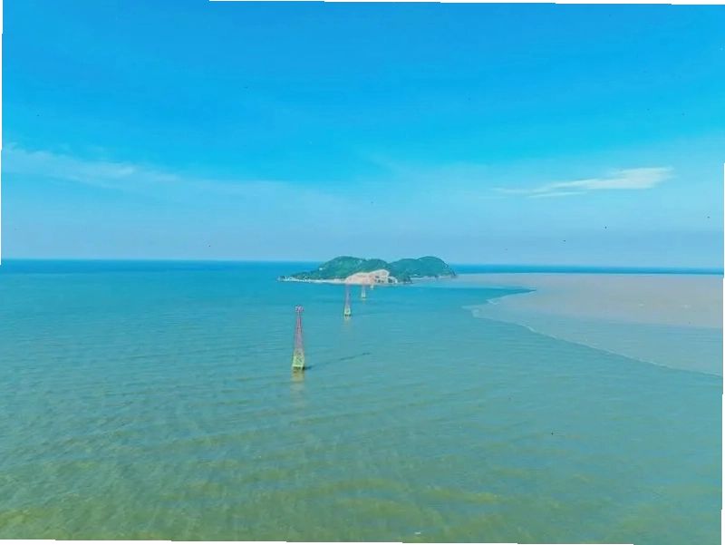 Đảo Hòn Ngư là địa điểm du lịch Nghệ An với cảnh quan thiên nhiên kỳ vĩ và hoang sơ