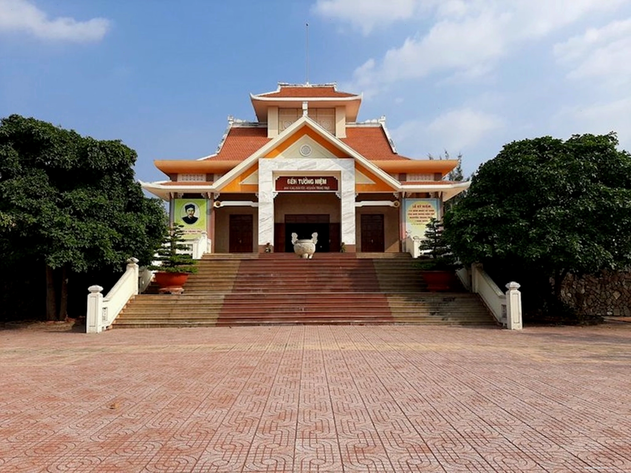 Đền thờ anh hùng Nguyễn Trung Trực tại khu di tích Vàm Nhựt Tảo