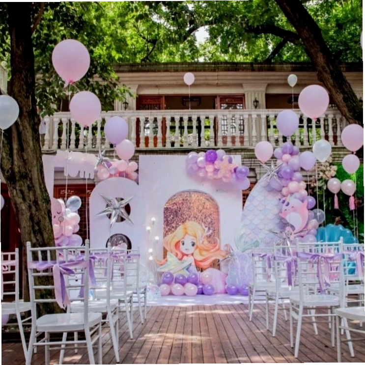 Em bé Chibi trong bữa tiệc sinh nhật