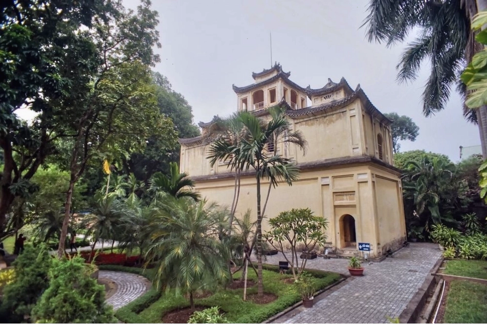 Hậu Lâu (Lầu Công Chúa) trong khuôn viên Hoàng Thành Thăng Long
