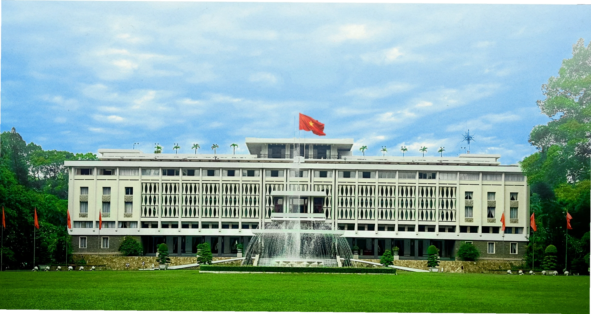 Hình ảnh Dinh Độc Lập nhìn từ bên ngoài