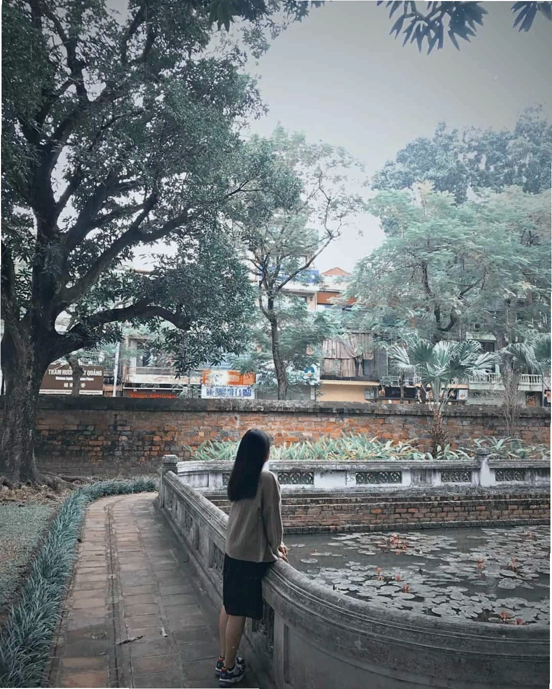Hồ tại Văn Miếu Quốc Tử Giám