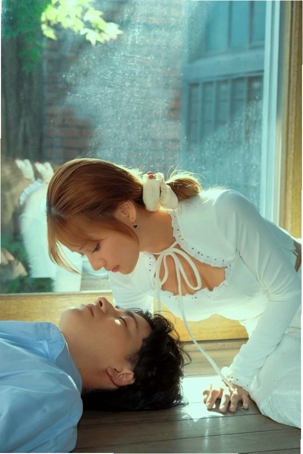Hoàng Yến Chibi trong MV Hẹn Gặp Anh