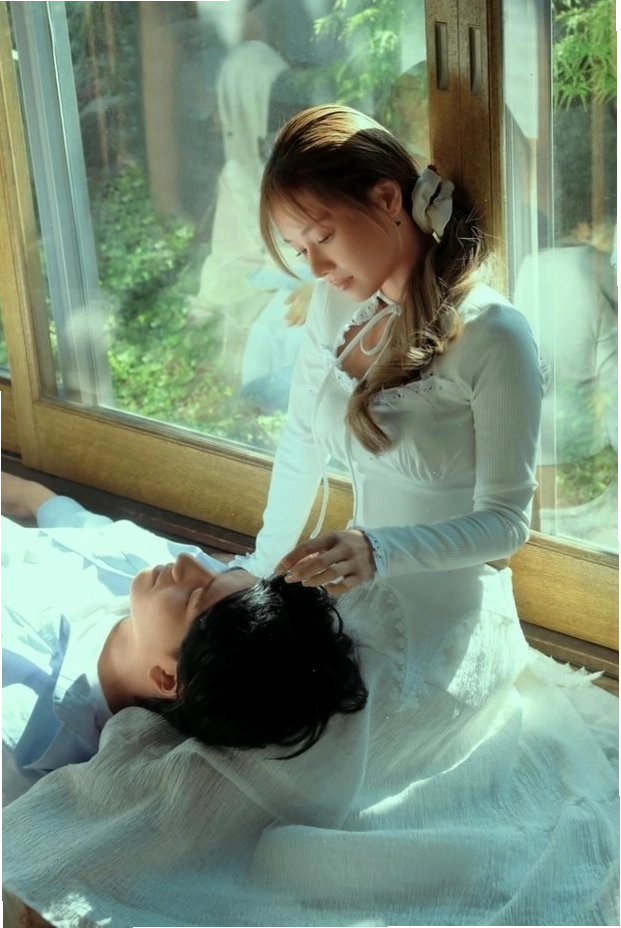 Hoàng Yến Chibi và diễn viên Goki trong MV