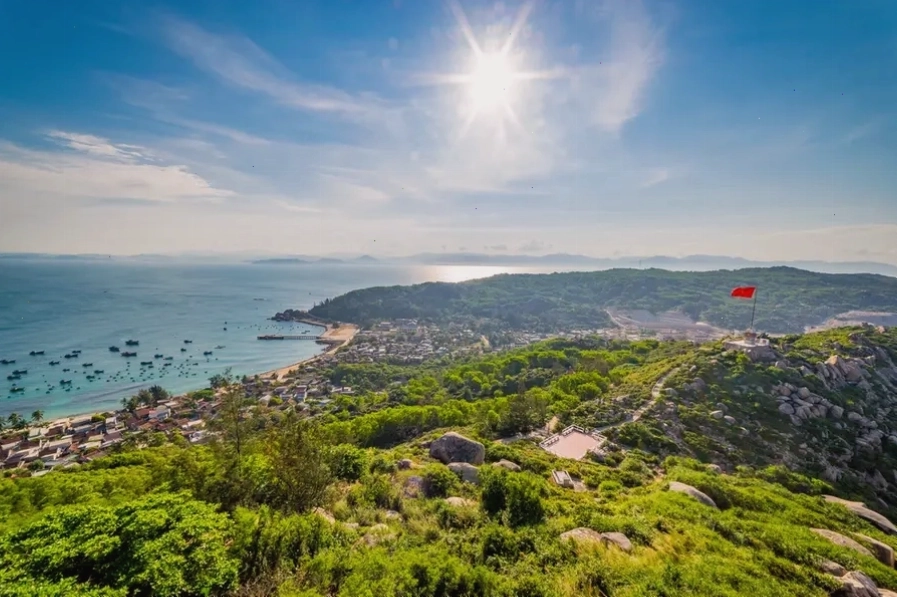 Hoạt động lặn biển ngắm san hô tại Đảo Hòn Khô Quy Nhơn