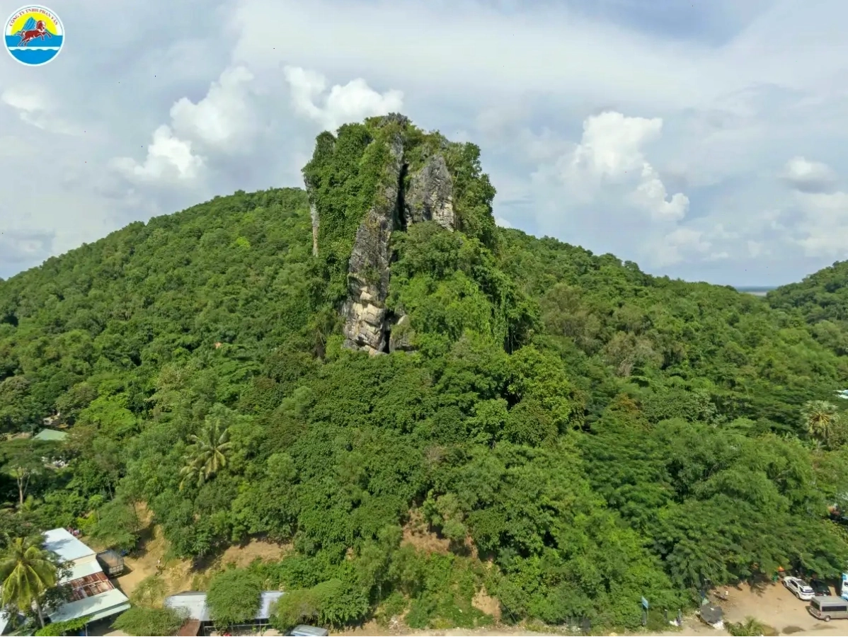 Hòn Phụ Tử sừng sững giữa biển khơi, biểu tượng của Hà Tiên