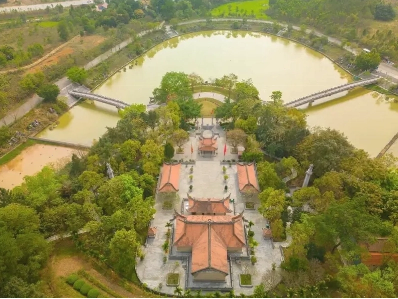 Khu di tích Đền Hùng linh thiêng và cổ kính