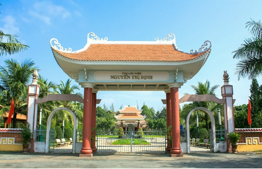 Khu lưu niệm Nguyễn Thị Định gần Khu di tích Đồng Khởi