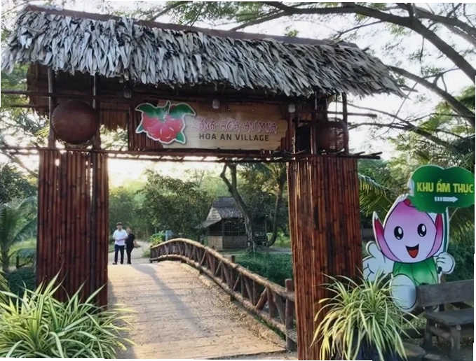 Khu vực tái hiện không gian làng Hòa An