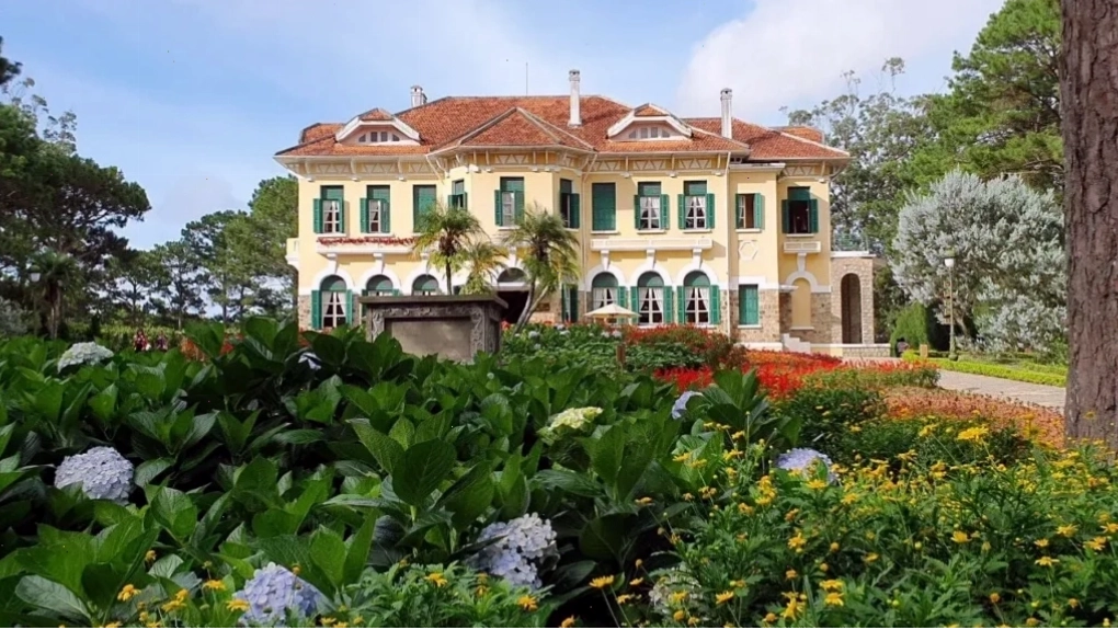 Kiến trúc uy nghiêm của Dinh Bảo Đại Đà Lạt