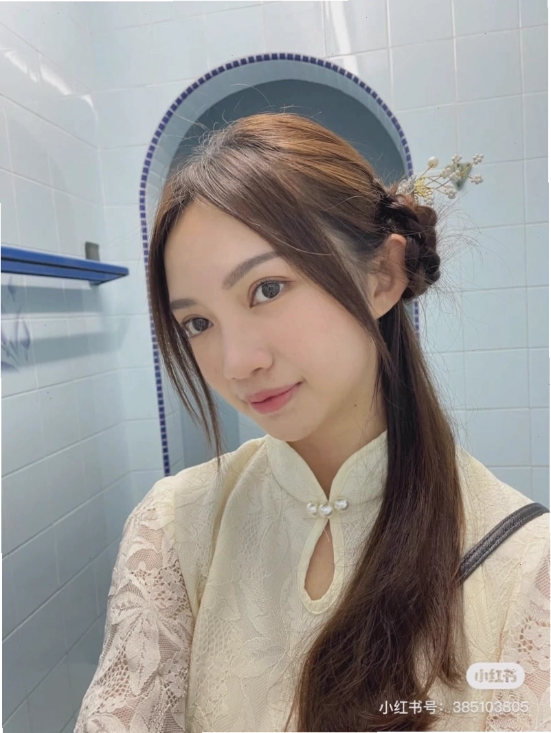 Kiểu tóc đuôi ngựa cao thanh lịch cho buổi tiệc