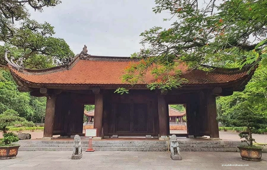 Lam Kinh nổi bật với kiến trúc Á Đông cổ kính, quy hoạch theo thế phong thủy