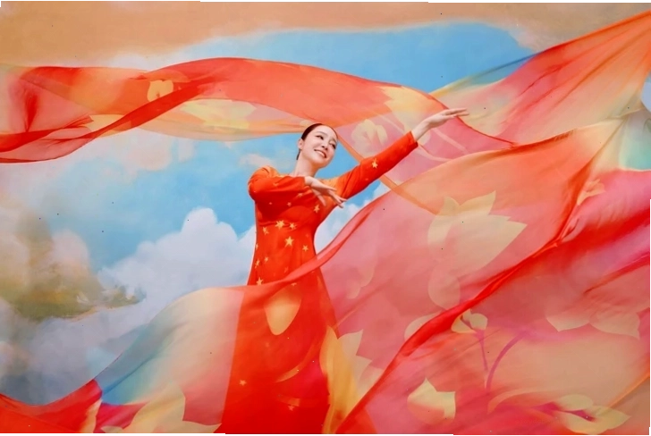 Linh Nga và Thủy Nguyễn trong một sự kiện