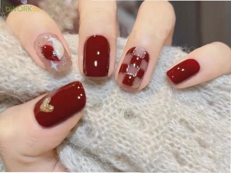 Mẫu nail màu đỏ đô với vẻ đẹp cổ điển, quyền quý và thanh lịch