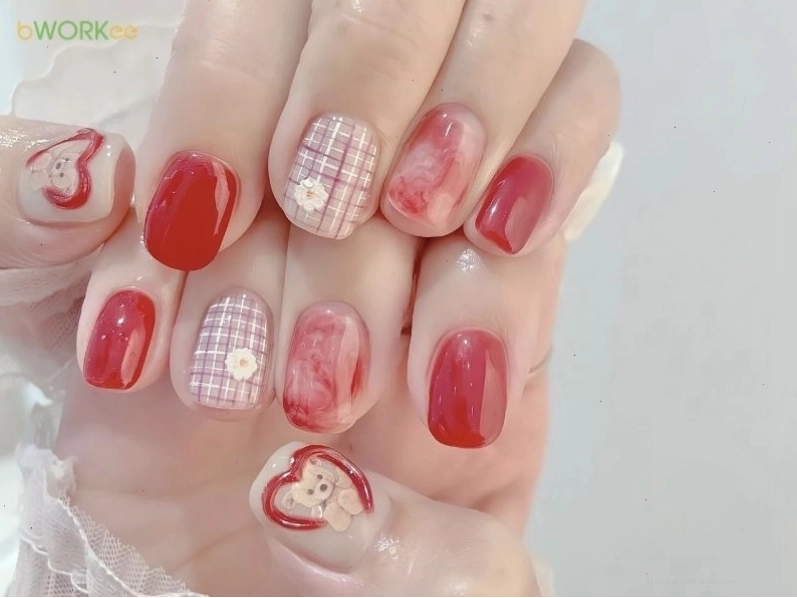 Mẫu nail màu đỏ hồng dịu dàng và nữ tính