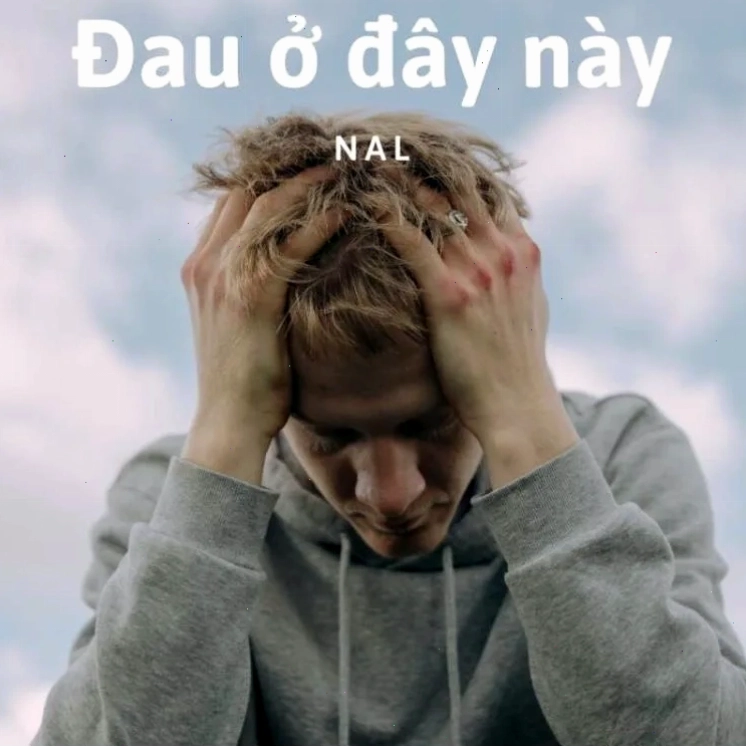 Meme "Đau ở đây này" phiên bản hài hước