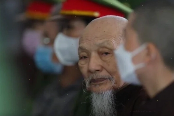 Meme Thầy Ông Nội 'Cứu thầy đi các con'