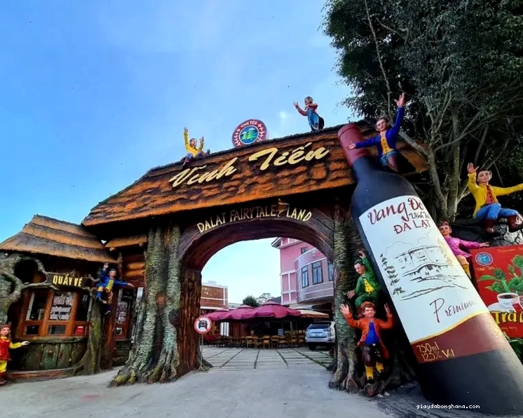 Ngôi nhà cổ tích đầy màu sắc tại Fairytale Land Đà Lạt