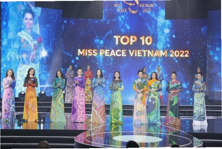 Nhan sắc cuốn hút của Hoa hậu Ban Mai