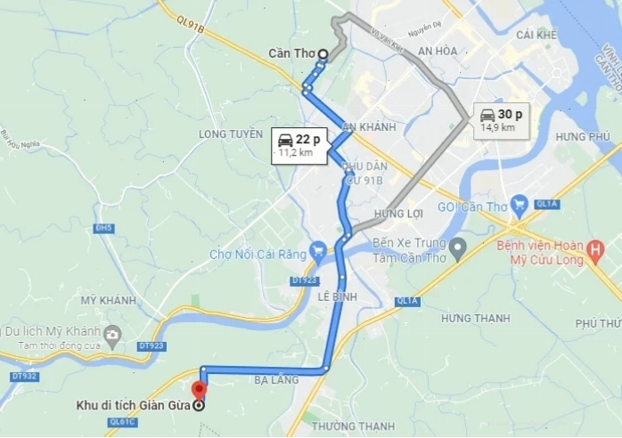 Những cây gừa cổ thụ tạo nên mái vòm xanh mát tại Khu Di Tích Lịch Sử Giàn Gừa