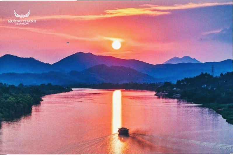 Núi Ngự Bình hùng vĩ, biểu tượng thiên nhiên của Huế