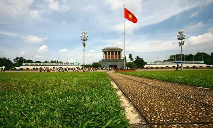 Thảm cỏ Quảng trường Ba Đình được khắc họa trong thiết kế tem