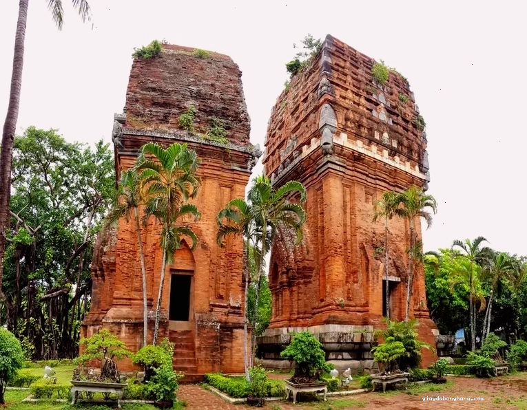 Tháp Đôi Quy Nhơn, công trình kiến trúc Chăm cổ kính