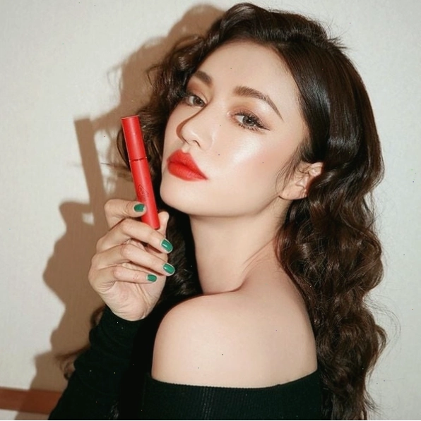 Thỏi Son 3CE Velvet Lip Tint Childlike với sắc đỏ cam tươi tắn