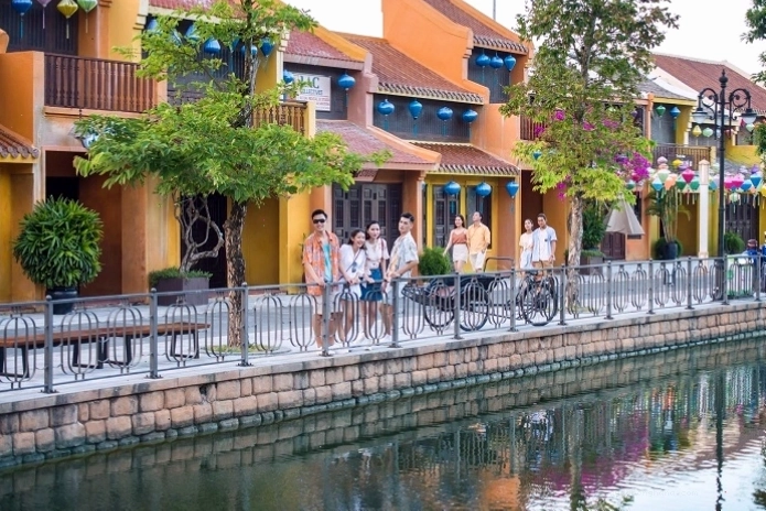Toàn cảnh di tích Thành Điện Hải nhìn từ xa