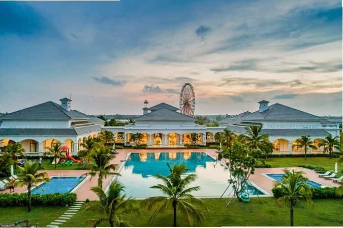 Toàn cảnh núi Hồng Lĩnh Hà Tĩnh nhìn từ xa
