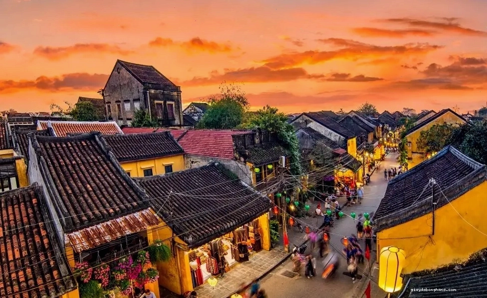Toàn cảnh Thánh địa Mỹ Sơn trong ánh nắng chiều