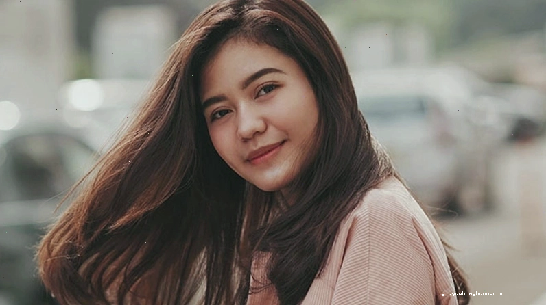 Tóc màu nâu quế tự nhiên