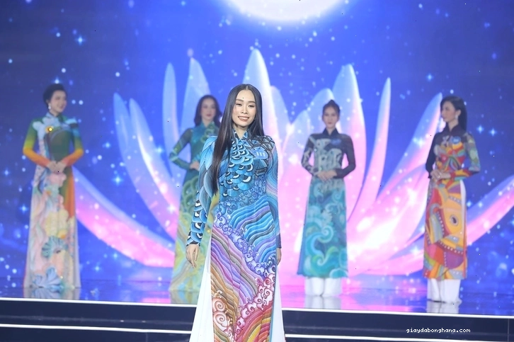 Trần Thị Ban Mai trong một hoạt động của cuộc thi Miss Peace Vietnam 2022