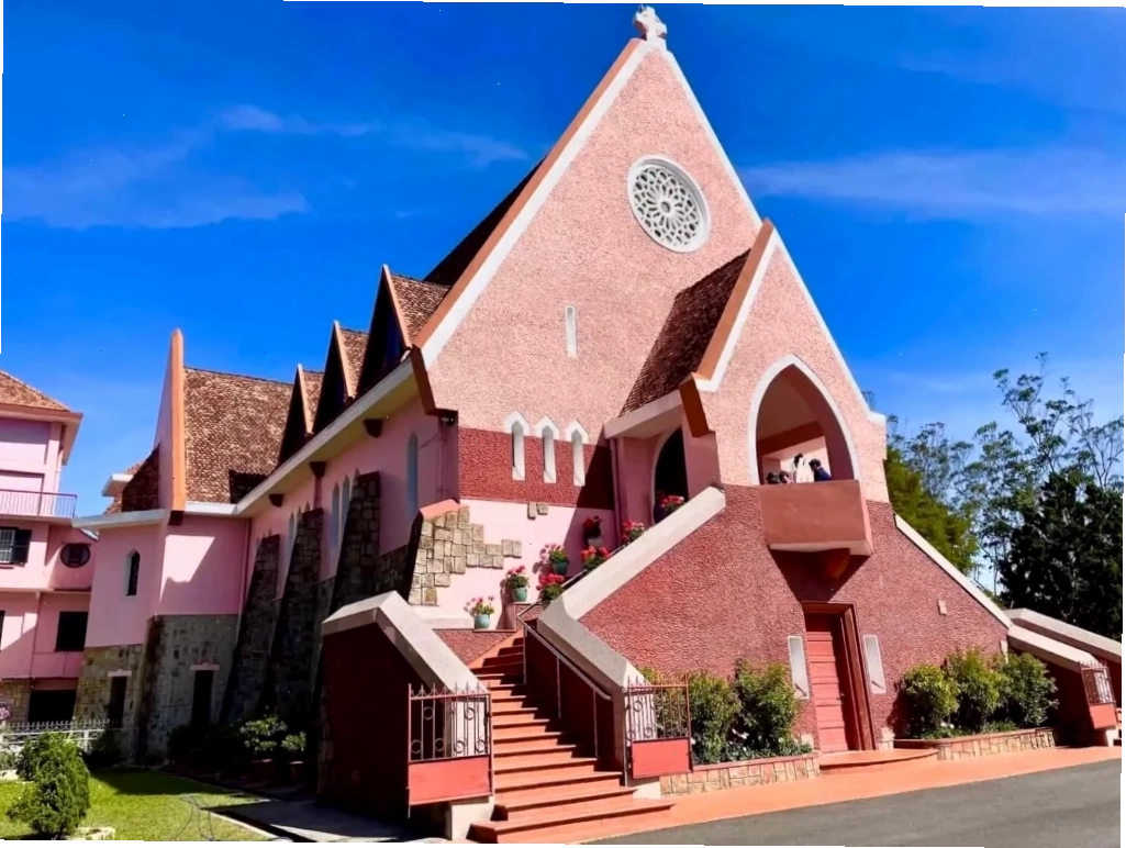 Tu viện Domaine de Marie Đà Lạt với kiến trúc độc đáo