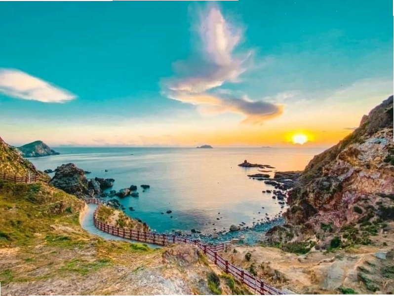 Vẻ đẹp hùng vĩ của Eo Gió Bình Định