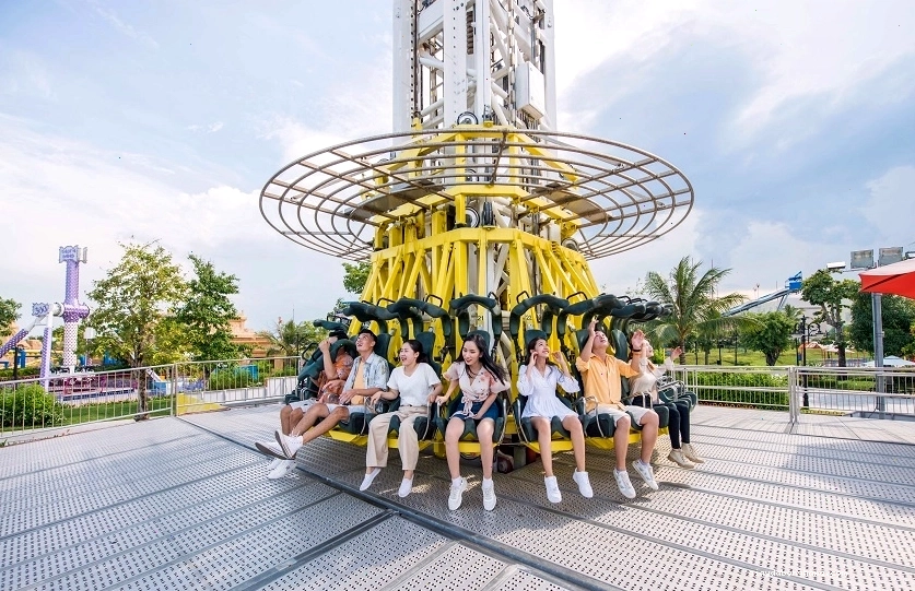 VinWonders Nam Hội An với nhiều trò chơi hấp dẫn và cảnh quan ấn tượng