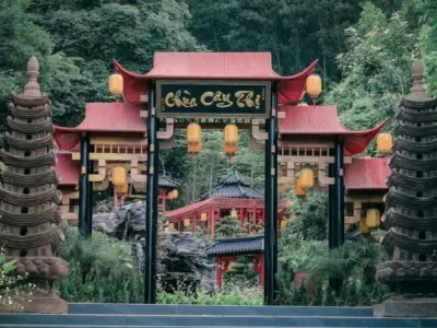Hành hương về chùa Cây Thị linh thiêng và cổ xưa