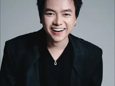 Loạt ảnh Bùi Công Nam trong phong cách trẻ trung, gần gũi