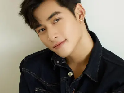 Ngắm nhìn ảnh Hùng Huỳnh trẻ trung đầy năng lượng