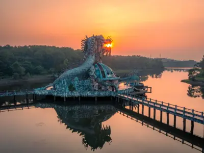 Du lịch hồ Thủy Tiên - Khám phá công trình bí ẩn xứ Huế