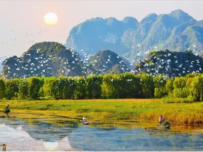 Chiêm ngưỡng hoàng hôn tuyệt đẹp tại vườn chim Thung Nham