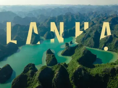 Trải nghiệm chèo kayak và ngắm hoàng hôn ở vịnh Lan Hạ