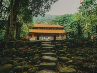 Chùa Lôi Âm chốn linh thiêng giữa núi non Quảng Ninh