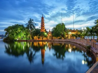 Hành trình khám phá vẻ đẹp nghệ thuật tại Chùa Trấn Quốc