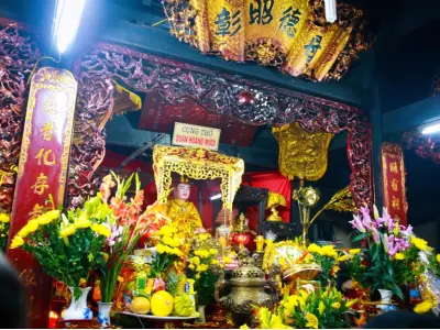 Khám phá vẻ đẹp tâm linh nghệ thuật tại Đền Ông Hoàng Mười