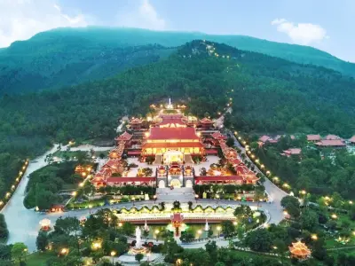 Chùa Ba Vàng - Một trong những ngôi chùa đẹp nhất Việt Nam