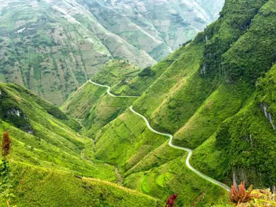 Mã Pì Lèng - Vẻ đẹp kỳ vĩ giữa cao nguyên đá Đồng Văn