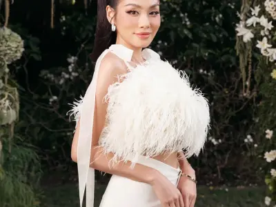 Ngắm loạt ảnh Thảo Nhi Lê đẹp tựa nàng thơ hiện đại