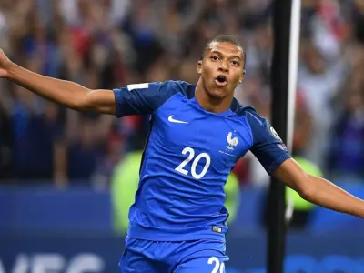 Bộ ảnh Kylian Mbappé thiên tài tốc độ của làng túc cầu
